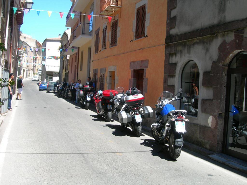 Su Cantaru Guesthouse Villanova Monteleone ภายนอก รูปภาพ