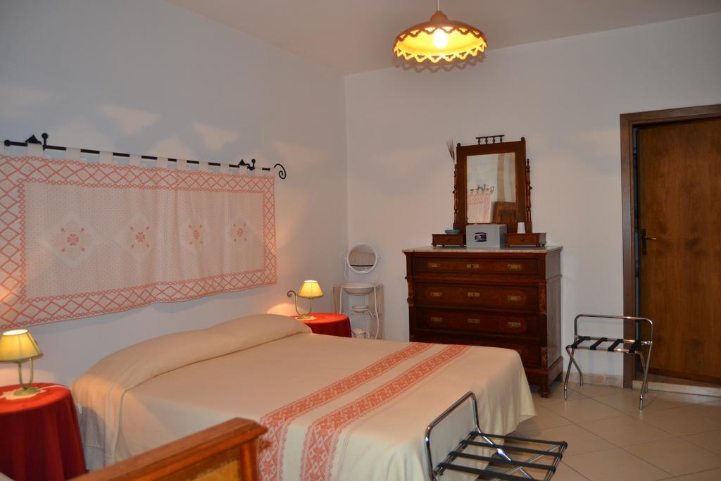 Su Cantaru Guesthouse Villanova Monteleone ภายนอก รูปภาพ