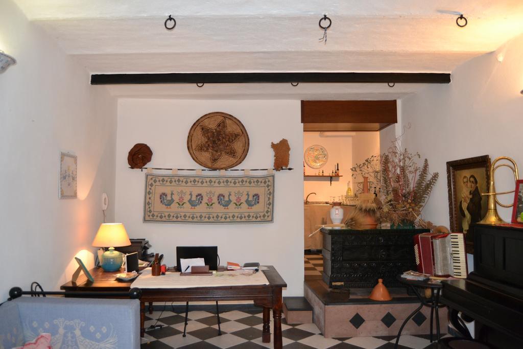 Su Cantaru Guesthouse Villanova Monteleone ภายนอก รูปภาพ